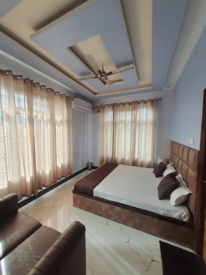 Shree Nanda * Varanasi